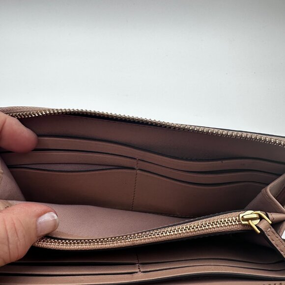 Tory Burch Quilted Pink Zippy Wallet‎ - Picture 14 of 16